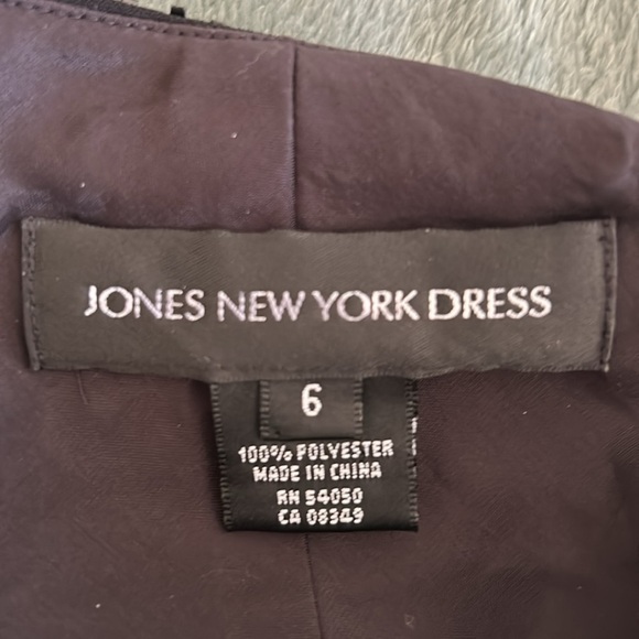 Jones New York black sheath tea length dress with beaded collar and hem size 6 - Picture 8 of 8
